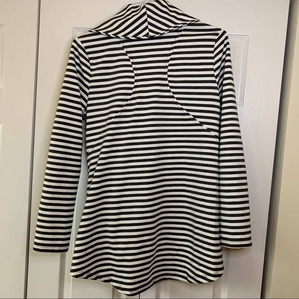 Striped light jacket - Picture 5 of 5